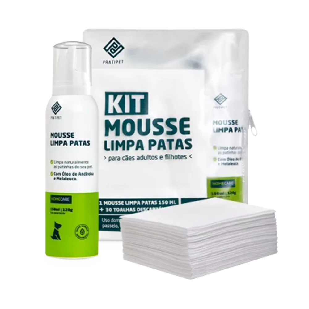 Estuche transparente de Kit Mousse Limpia Patas de la marca Pratipet, el kit consta de una espuma para limpiar patas de perros y gatos, es un frasco blanco con detalles verde claro y también viene con unas toallas blancas apiladas