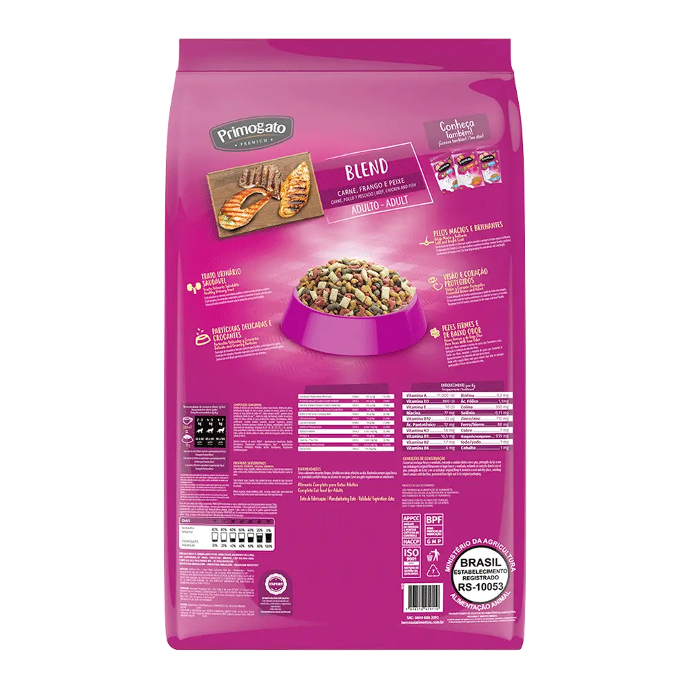 Vista trase de bolsa de alimento para gato adulto Primogato Blend Carne Pollo y Pescado. Es de color violeta y tiene la fotografía de un plato colmado del alimento además de la información nutricional de Primogato Blend