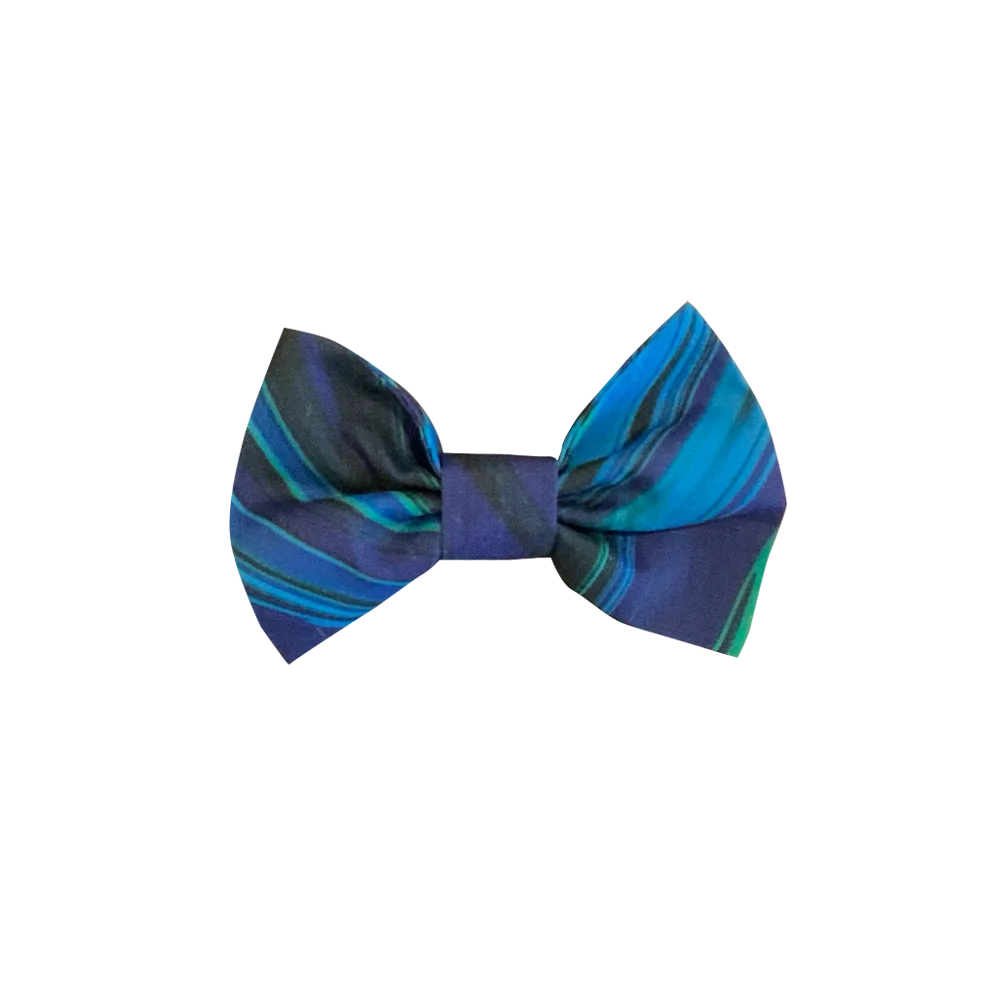 Corbatín para perros y gatos con un estampado tipo agua marina en tonos azules