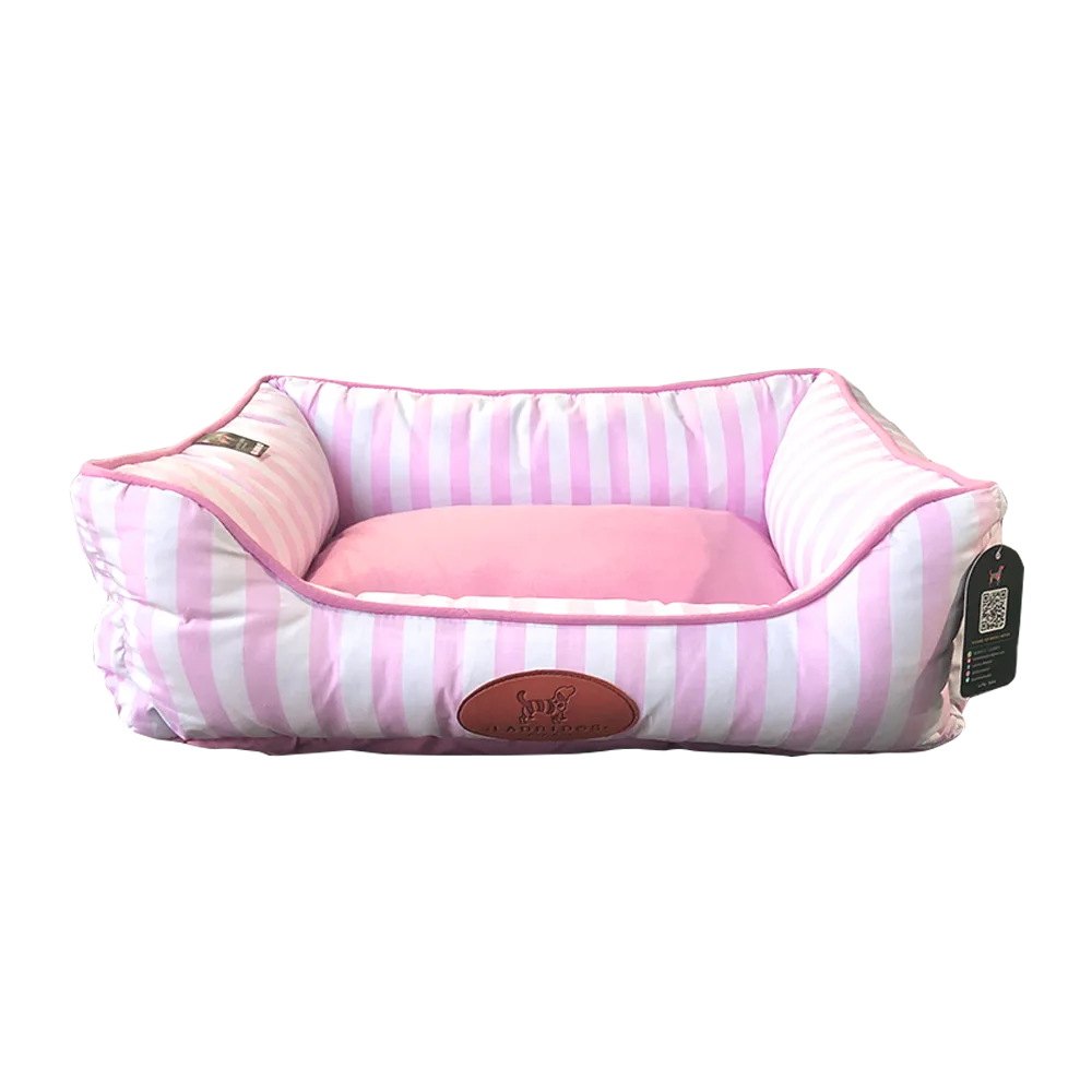 Imagen de Cama Fresca Talla M en color azul, tiene un patrón rectangular y a rayas en tonos azules y celestes.