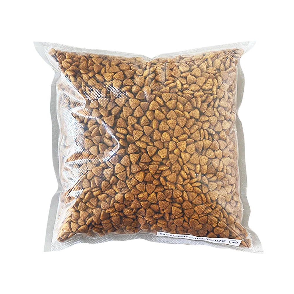 Bolsa transparente sellada de croquetas color marrón Excellent Gato Adulto, es una bolsa de 1 kg
