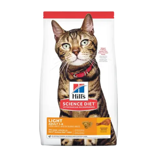Bolsa de alimento para gatos Hill's Science Diet Feline Adult Light, es un alimento bajo en calorías para gatos adultos, la bolsa es blanca con detalles naranja oscuro y claro, tiene una franja roja en la parte superior de la bolsa y en medio de la bolsa tiene un gato atigrado tabby con tonos blanco, gris y marrón claro