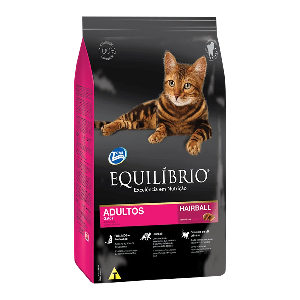 Bolsa negra con detalles fuccia y un gato bengal atigrado recostado en la portada, es el alimento Equilibrio Gatos Adultos Hairball, para gatos de 1 a 7 años y el control de bolas de pelo