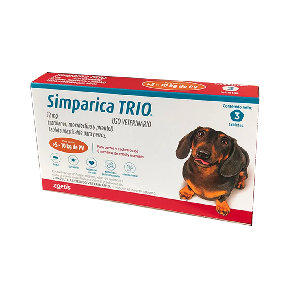 Caja blanca rectangular con una franja rojiza en la base y una calipso en la parte superior y un perro salchicha en la portada del antiparasitario para perros Simparica TRIO 5 a 10 kg de peso.
