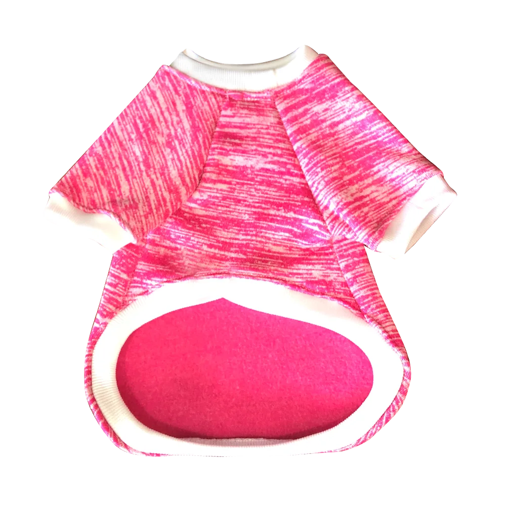 Imagen de Chompa Rosada, una prenda abrigada para perros y gatos color rosa con detalles blancos 