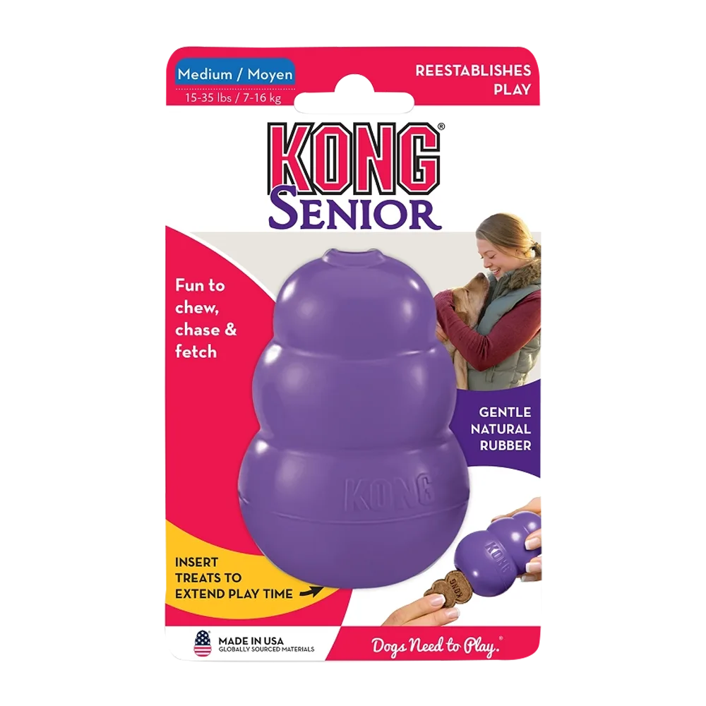 Juguete Kong Senior talla M en su empaque original. Es un juguete de goma morada suave, el empaque tiene detalles blancos y rojos