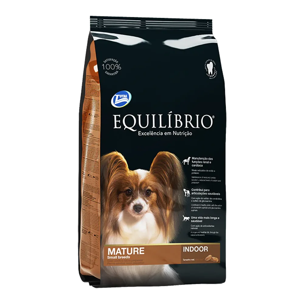 Bolsa negra con detalles marrones y un perro de raza pequeña en la portada, es el aliemnto Equilibrio Mature Raza Pequeña