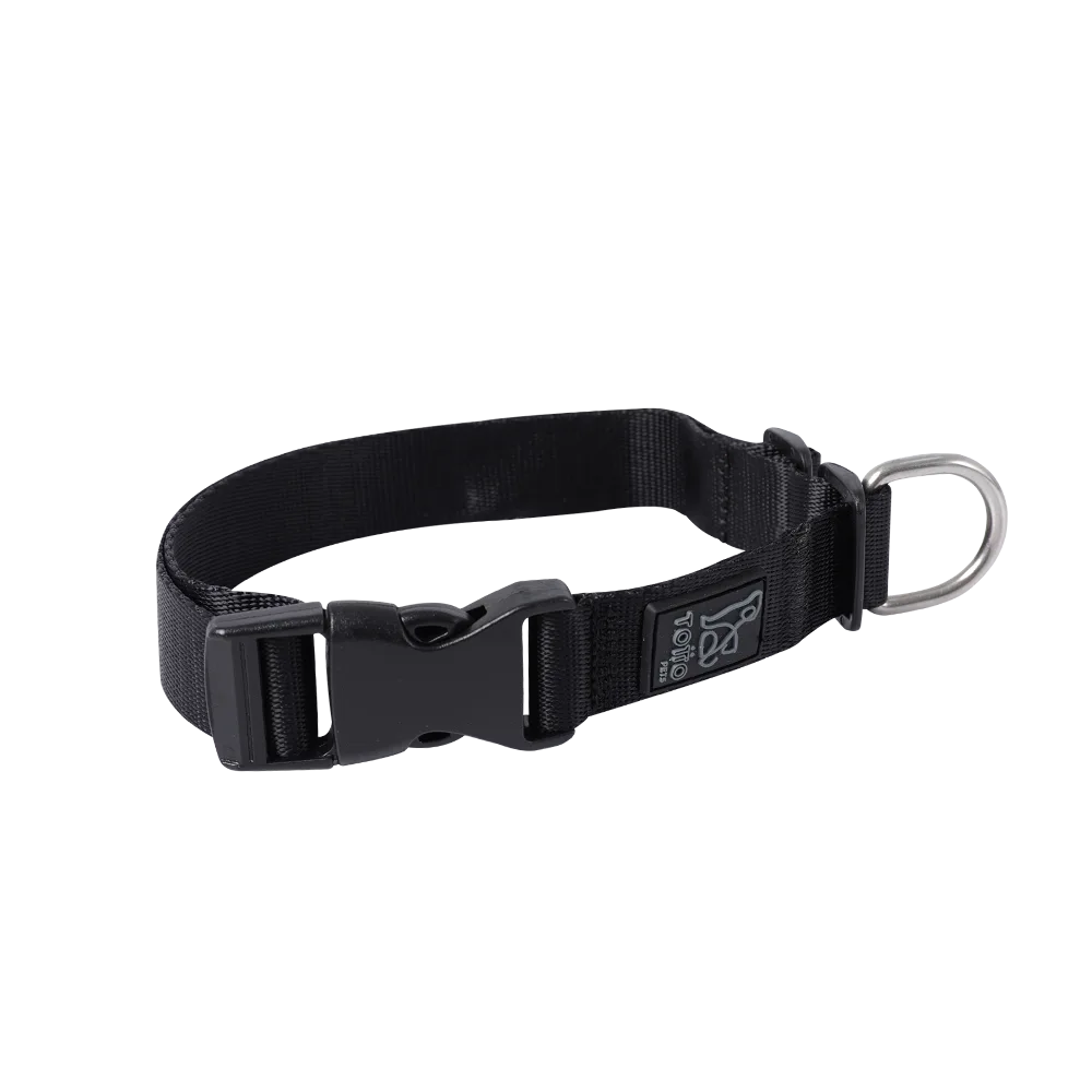 Collar Totto modelo Mylu regulable para perros en talla XL. Es de color negro.