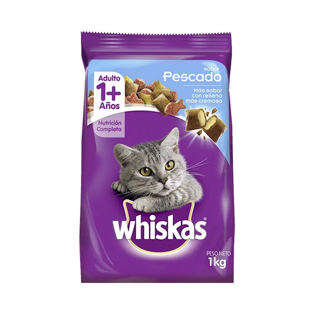 Bolsa de alimento Whiskas Sabor Pescado de color violeta con una imagen alegórica de un gato y detalles celestes. Esta bolsa es la presentación de 1kg de Whiskas.