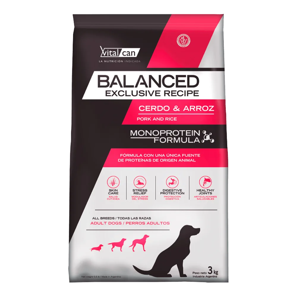 Bolsa blanca con detalles negros y rojos de alimento para perros adultos Balanced Cerdo y Arroz. Es un alimento para perros con sensibilidades alimentarias