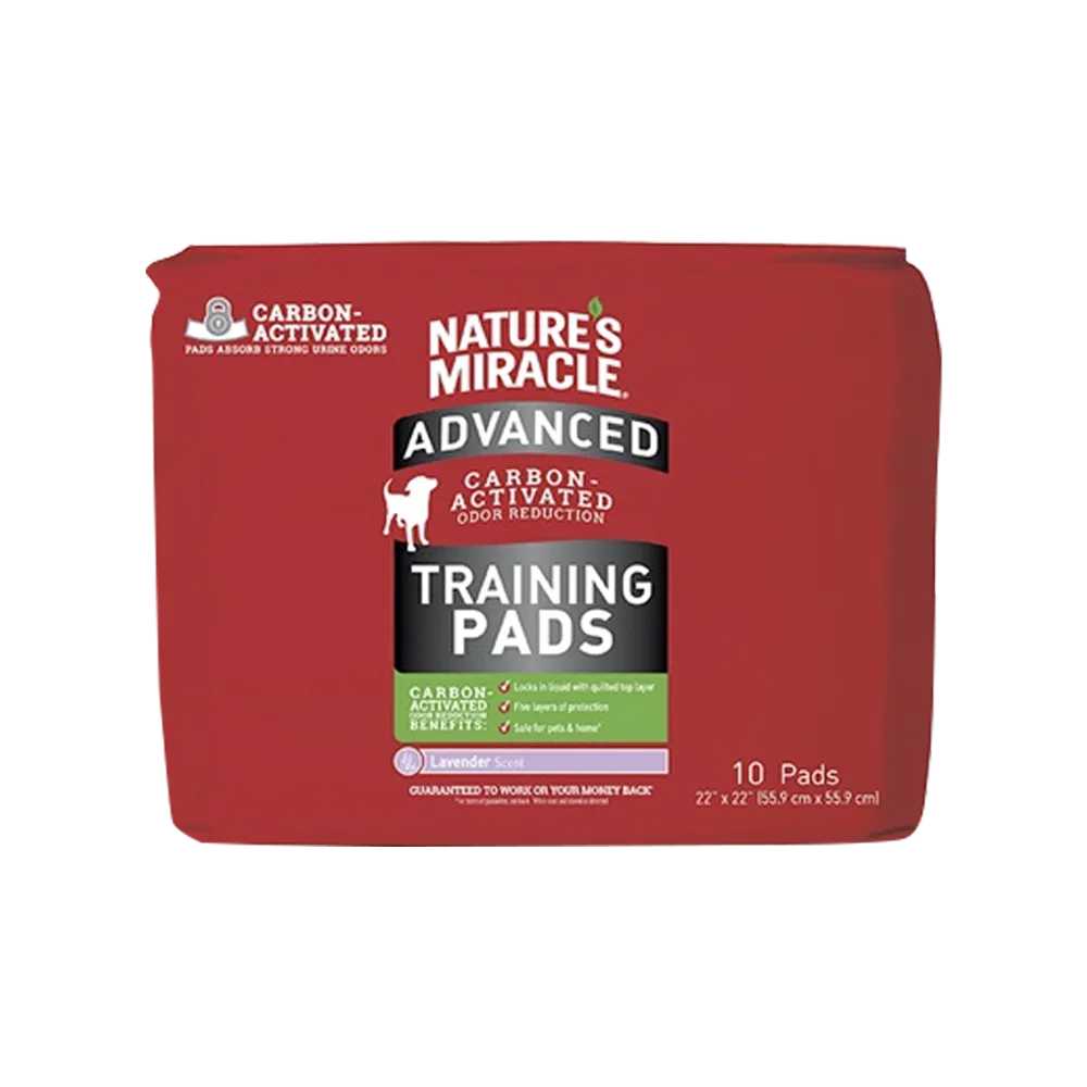 Empaque rojo con detalles grises y verdes de los Tapetes de Entrenamiento Nature's Miracle, contienen carbón activado y aroma a lavanda.