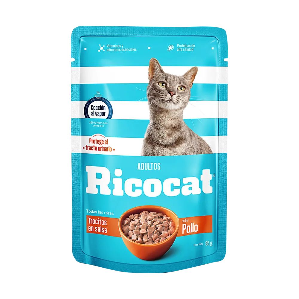 Sachet de color celeste con franjas blancas y un gato gris en la portada. Es de sabor pollo.