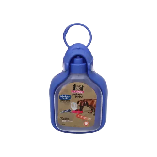 Dispensador de bolsas para desechos de mascotas en color azul, con un diseño práctico y portátil que incluye un mosquetón para sujetarlo fácilmente.