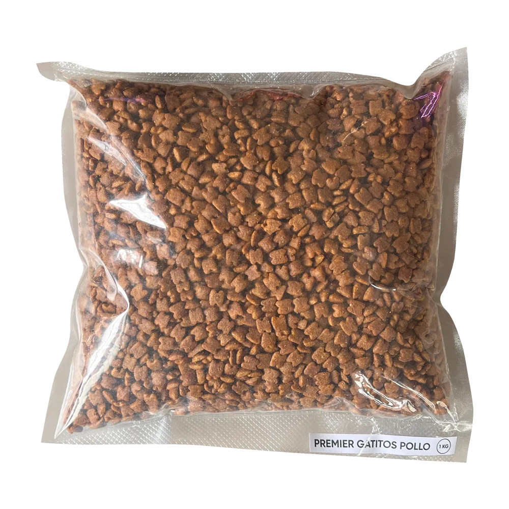 Bolsa azul con detalles blancos y naranjas del alimento Premier Gatitos Pollo, un alimento para gatitos cachorros. La bolsa tiene un gatito cachorro gris en la portada