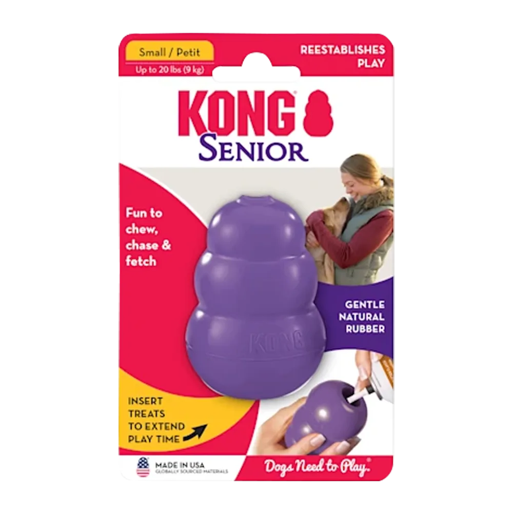 Juguete Kong Senior talla S en su empaque original. Es un juguete de goma morada suave, el empaque tiene detalles blancos y rojos