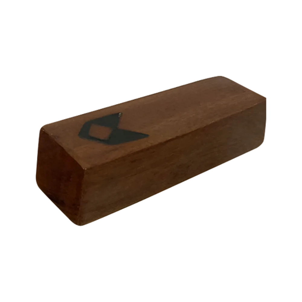 Escalera larga rectangular de madera que viene en el Pack Escalador Miru de 3 unidades para gatos