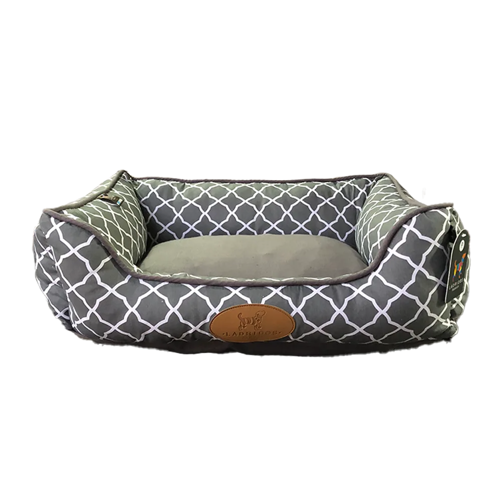 Imagen de Cama Fresca Talla M en color azul, tiene un patrón rectangular y a rayas en tonos azules y celestes.