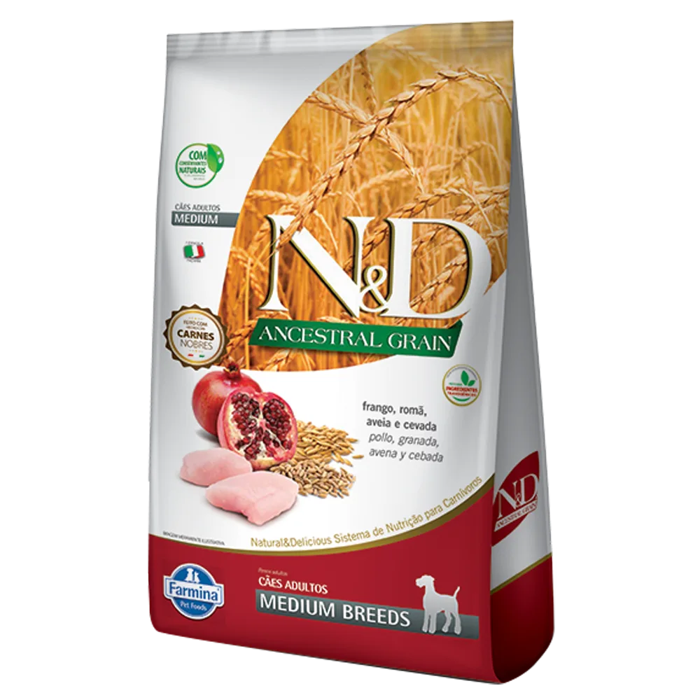 Bolsa blanca y naranja con detalles rojos de Farmina N&D Ancestral Grain Pollo y Granada Adult Medium para perros adultos de razas medianas