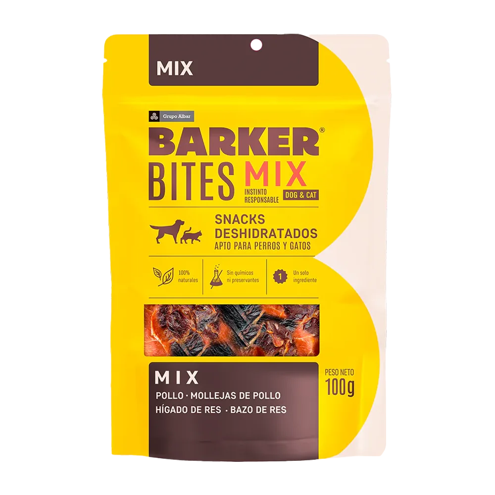 Empaque plástico color amarillo con detalles marrones, es el snack natural para perros y gatos Barker Bites Mix.